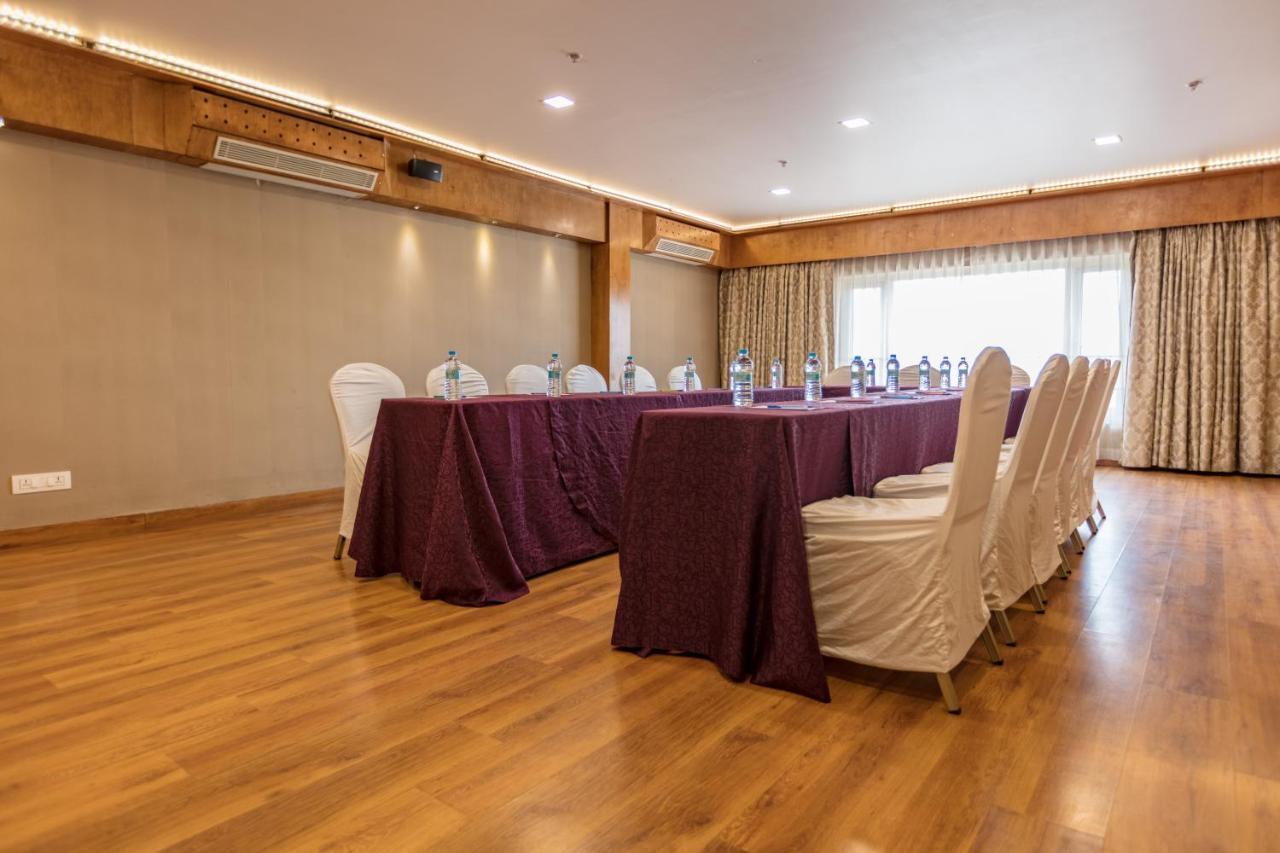 Hotel Aira Vijayawāda Екстериор снимка